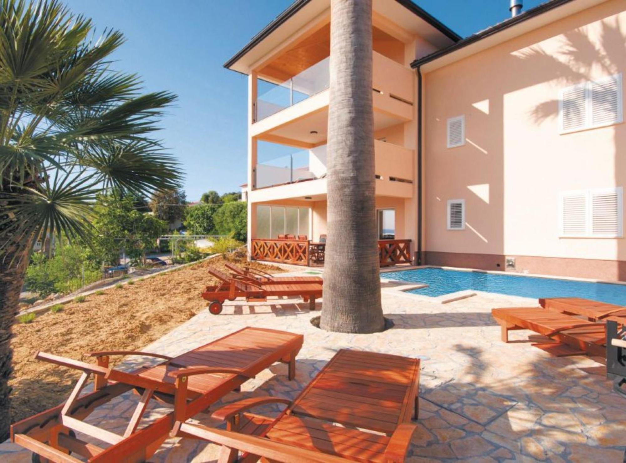 Holiday Home Boni ราบ ภายนอก รูปภาพ